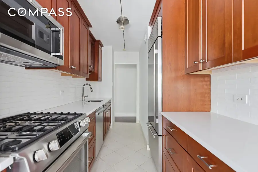 360 E 72nd Street #A306, Manhattan, NY 10021 - #3