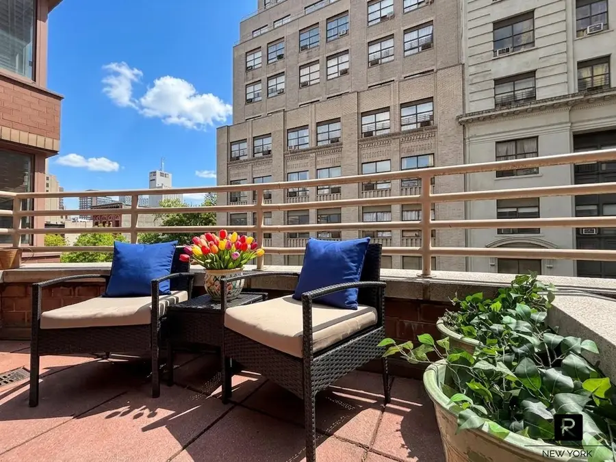 350 W 50th Street #5W, Manhattan, NY 10019 - #2