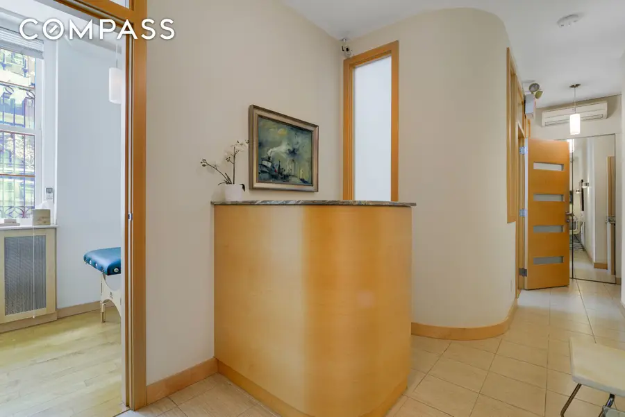 570 Park Avenue #GROUND D, Manhattan, NY 10065 - #2