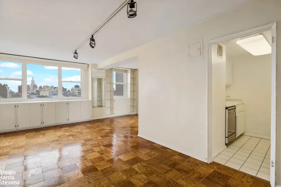 77 7th Avenue #21A, New York, NY 10011 - #2