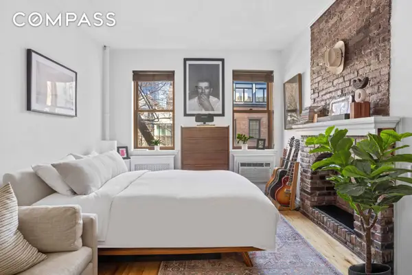 335 W 21st Street #3RE, Manhattan, NY 10011