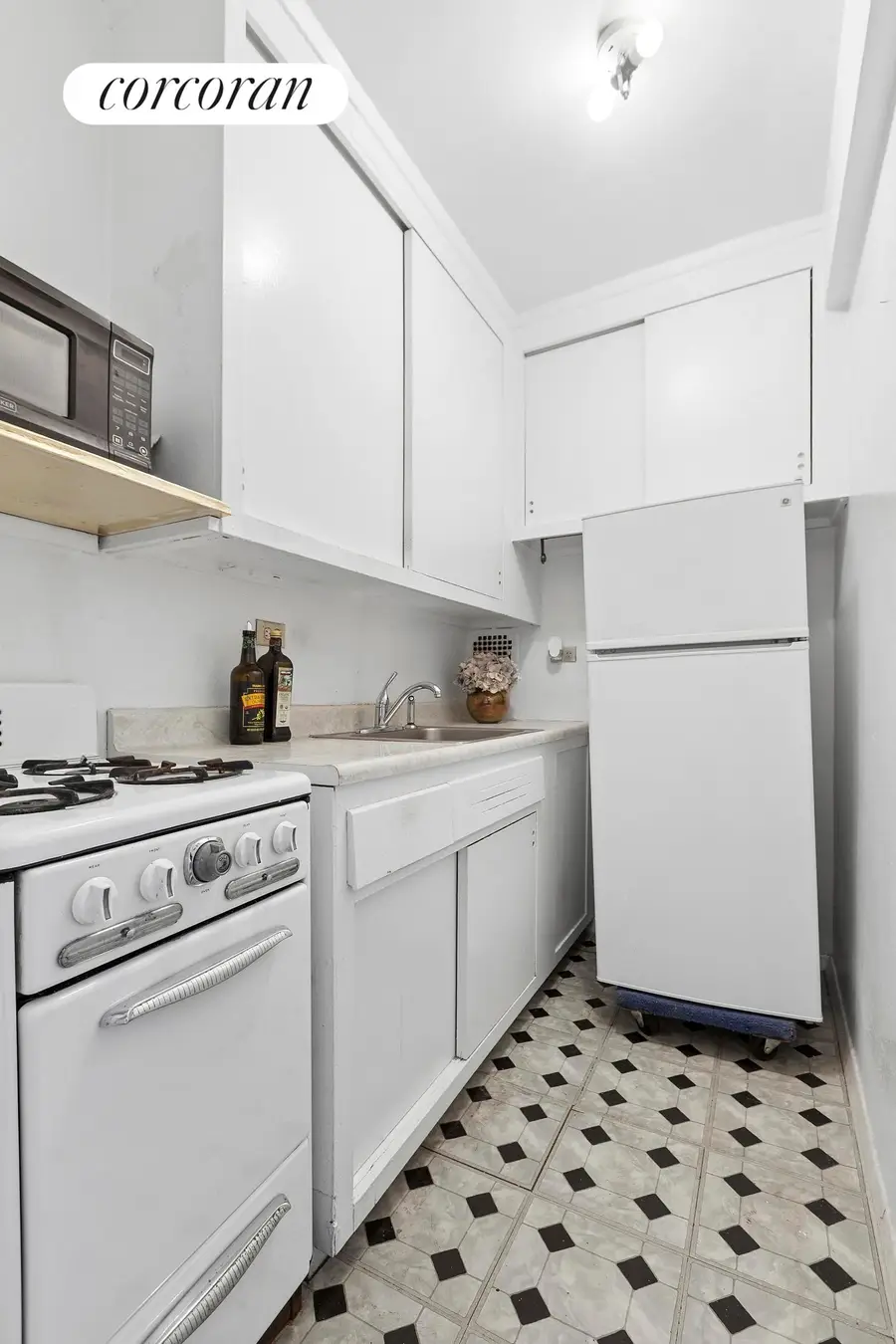 211 E 18th Street #5D, Manhattan, NY 10003 - #3