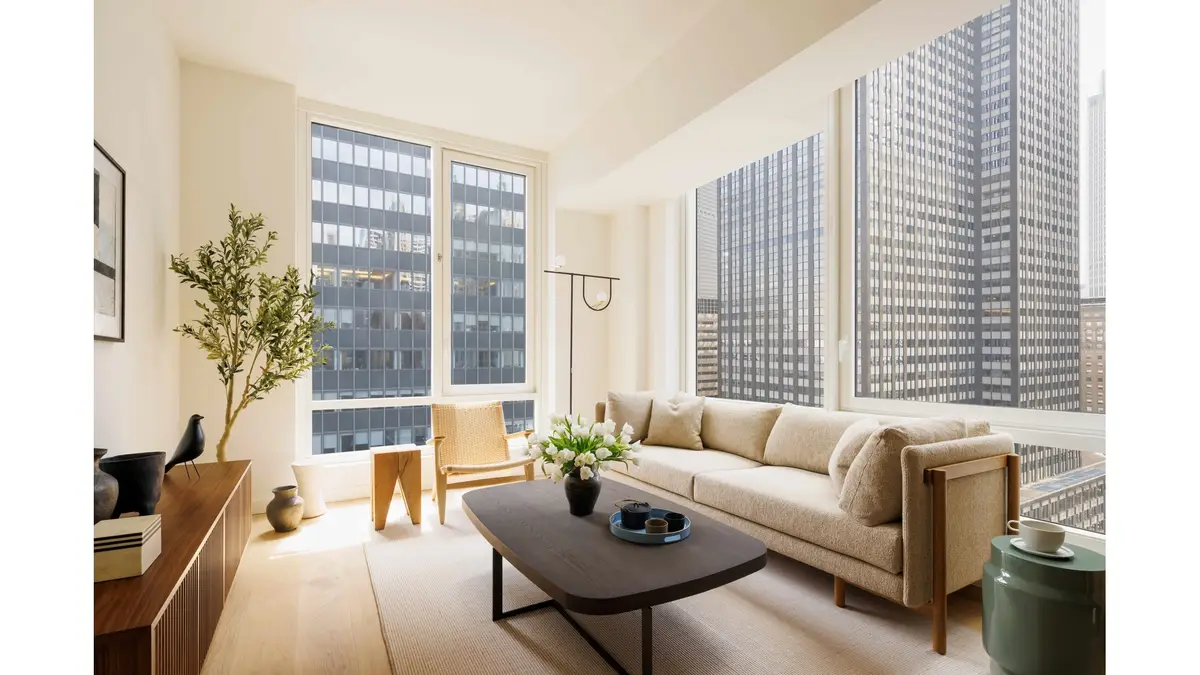 135 E 47th Street #22F, Manhattan, NY 10017 - #1