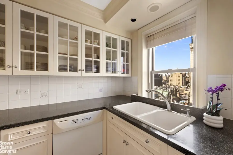 650 Park Avenue #17B, Manhattan, NY 10065 - #3