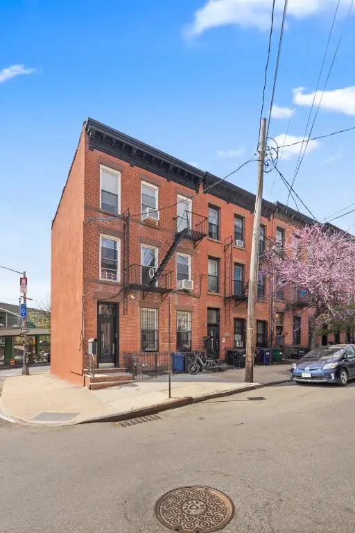 664 Henry Street, Brooklyn, NY 11231