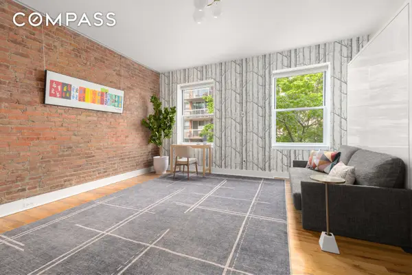 421 W 22nd Street #4R, Manhattan, NY 10011