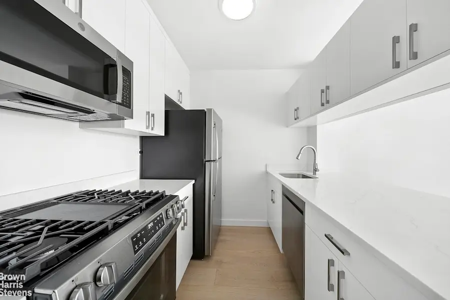 500 W 43rd Street #11J, Manhattan, NY 10036 - #2