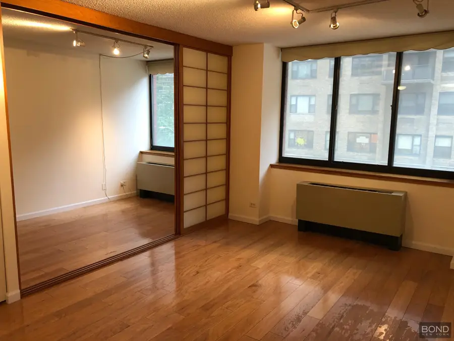 250 E 40th Street #4D, Manhattan, NY 10016 - #2
