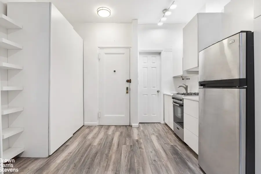 453 W 22nd Street #2R, New York, NY 10010 - #3