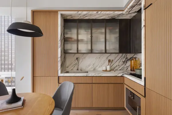 135 E 47th Street #24F, Manhattan, NY 10017