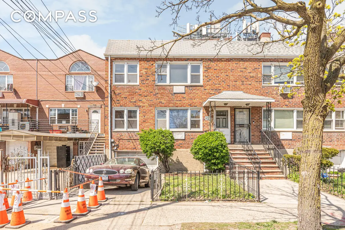 143-11 101st Avenue, Jamaica, NY 11435 - #1