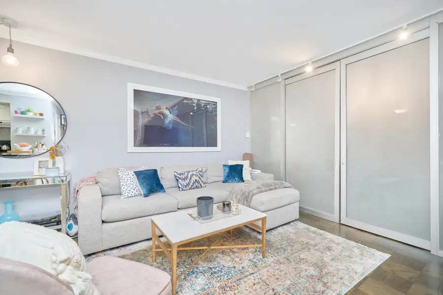 305 E 24th Street #8J, New York, NY 10010 - #3