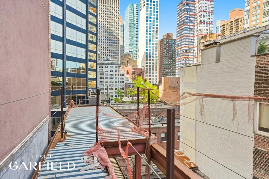 210 E 52nd Street, New York, NY 10022 - #2
