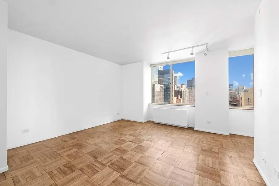 236 E 47th Street #33D, Manhattan, NY 10017 - #2