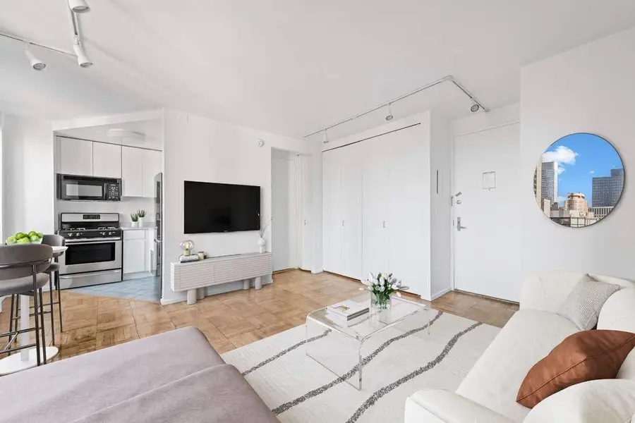 236 E 47th Street #33D, Manhattan, NY 10017 - #3
