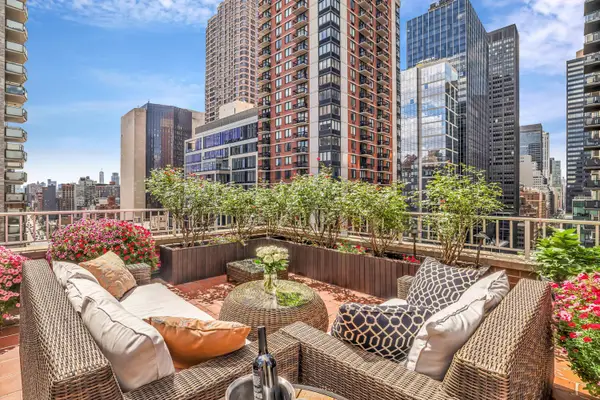 305 E 40th Street #19F, Manhattan, NY 10016