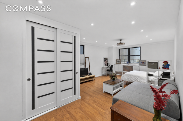 330 3rd Avenue #1K, Manhattan, NY 10010