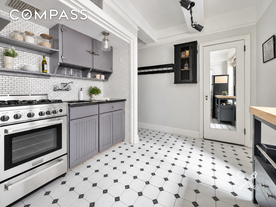 235 E 22nd Street #7P, Manhattan, NY 10010 - #3