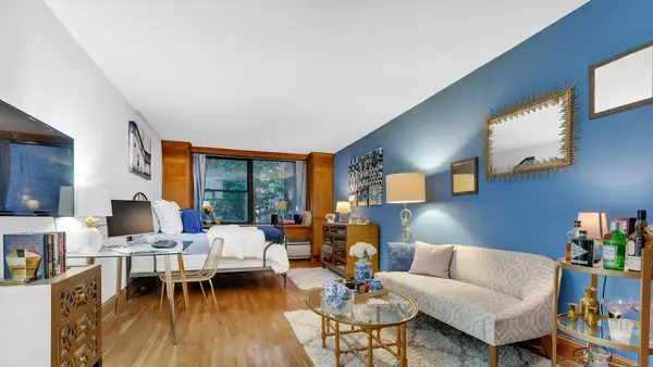 212 E 77th Street #2B, Manhattan, NY 10075
