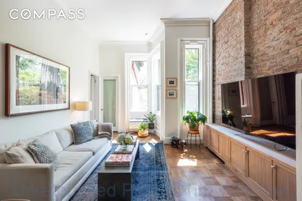 58 Remsen Street #1R, Brooklyn, NY 11201