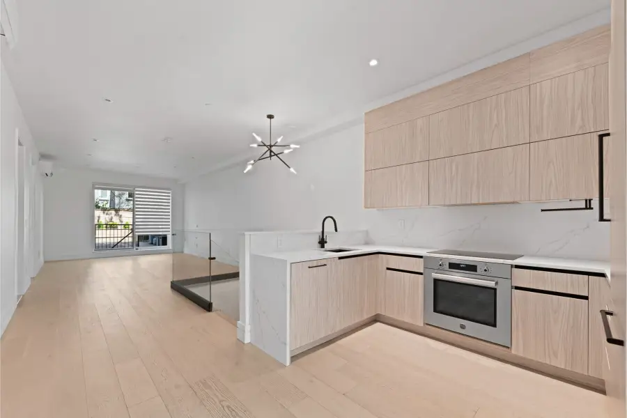 499 Van Buren Street #1, Brooklyn, NY 11221 - #2