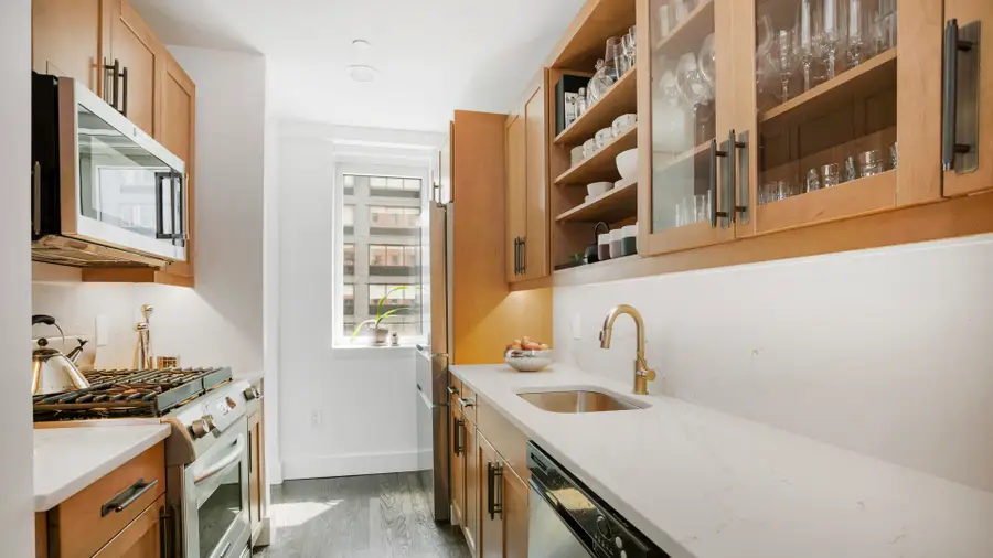 200 W 24th Street #5A, Manhattan, NY 10011 - #3