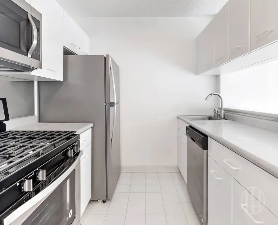 2 S End Avenue #6V, Manhattan, NY 10280 - #3