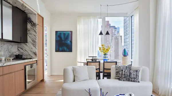 135 E 47th Street #29C, Manhattan, NY 10017