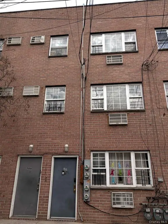 789 Jennings Street, Bronx, NY 10459