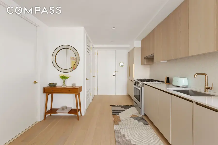 3 Court Square #1905, Queens, NY 11101 - #3