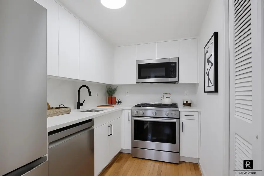 407 E 12th Street #PHF-SW, Manhattan, NY 10009 - #2