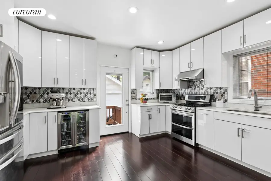 28 Bulwer Place, Brooklyn, NY 11207 - #3
