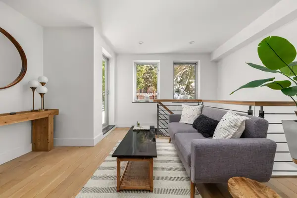 93 Waverly Avenue #1R, Brooklyn, NY 11205