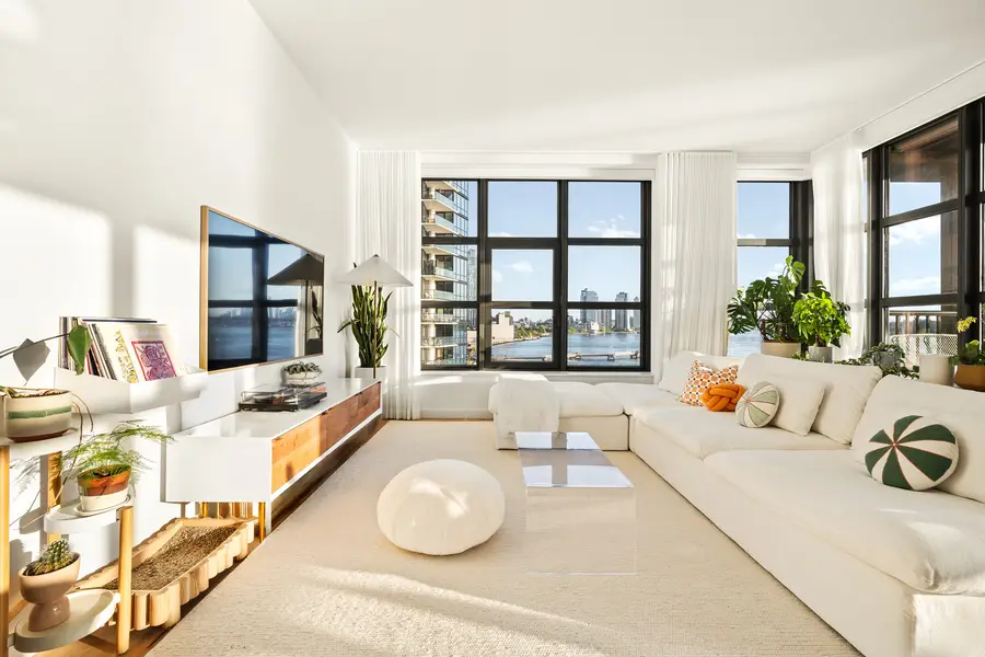 29 Huron Street #6CW, Brooklyn, NY 11222 - #2