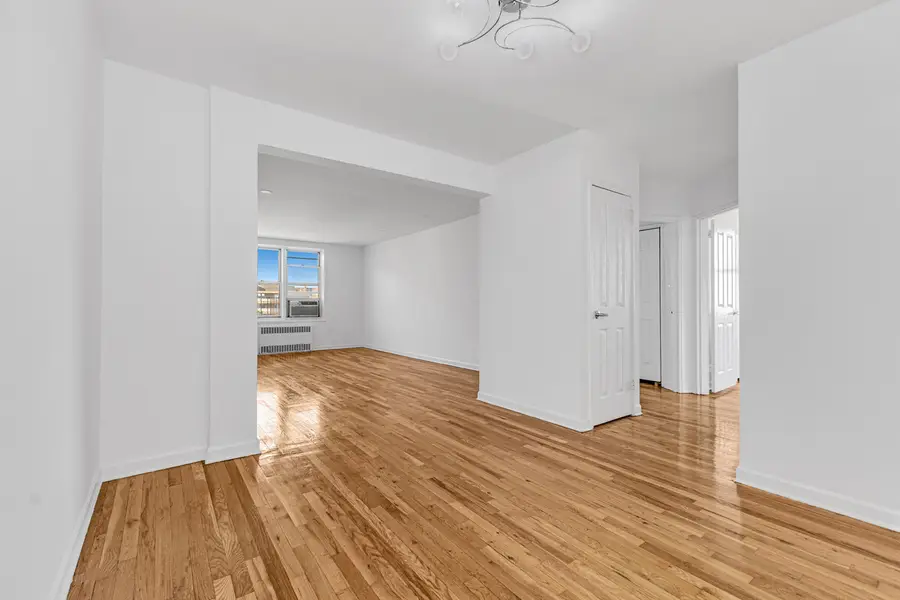 67-30 Clyde Street #5C, Forest Hills, NY 11375 - #3