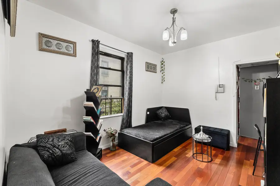 21-05 33rd Street #21-58 35th St. 4G, Astoria, NY 11105 - #3