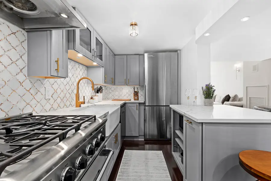 421 Hudson Street #607, New York, NY 10014 - #3
