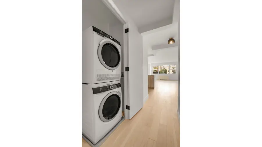 321 E 48th Street #7L, Manhattan, NY 10017 - #3