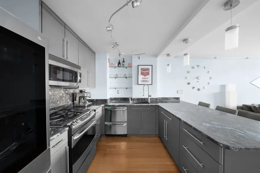 77 7th Avenue #3H, New York, NY 10011 - #3