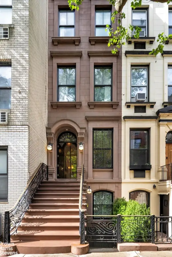 238 1/2 E 83rd Street, Manhattan, NY 10028
