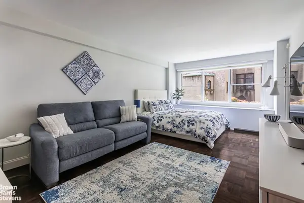 430 W 34th Street #3J, Manhattan, NY 10001