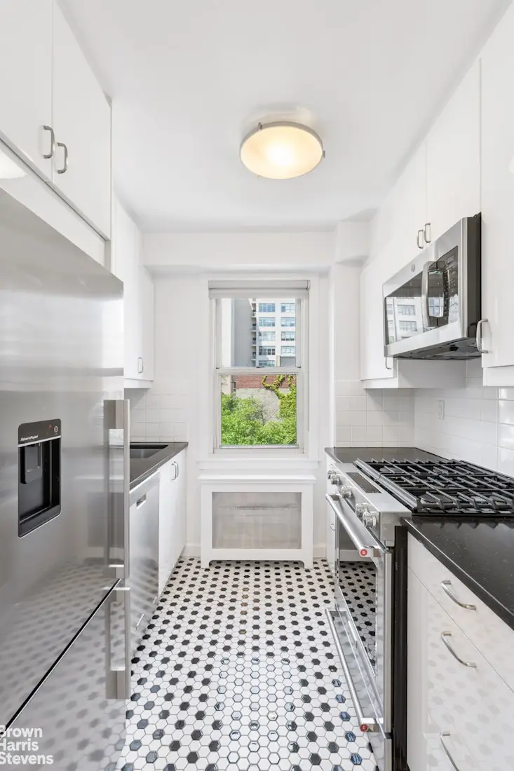 2 Charlton Street #7A, New York, NY 10013 - #3