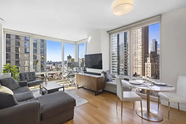 247 W 46th Street #1901, Manhattan, NY 10036