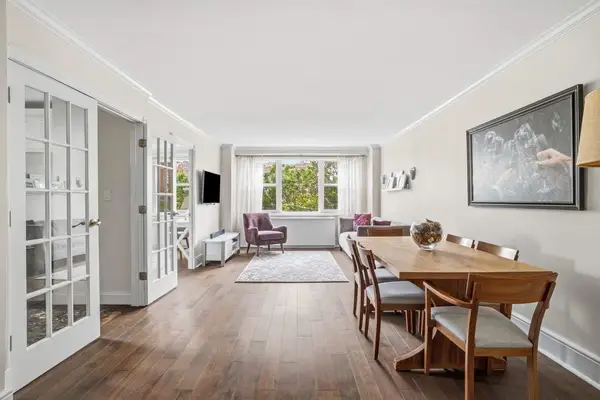 360 W 22nd Street #8M, Manhattan, NY 10011