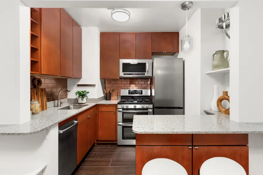 301 E 48th Street #2M, Manhattan, NY 10017 - #2