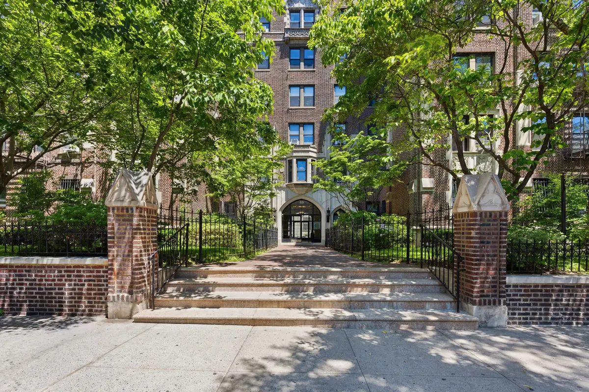 255 Eastern Parkway #E12, Brooklyn, NY 11238 - #1