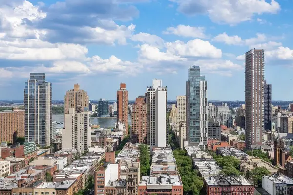 200 E 90th Street #26F, Manhattan, NY 10128