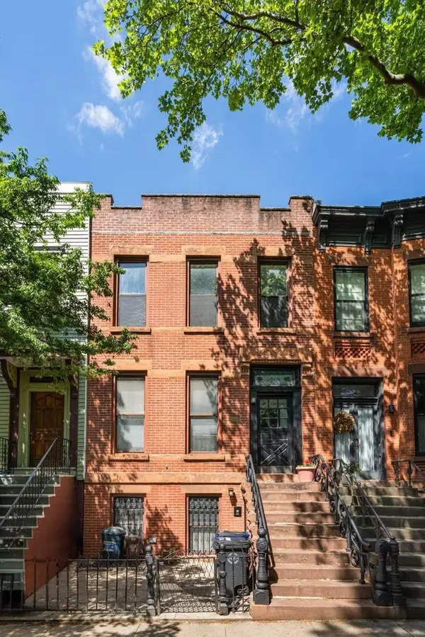 373 16th Street #Entire Building, Brooklyn, NY 11215