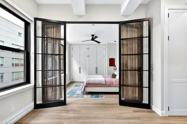 529 W 42nd Street #4F, Manhattan, NY 10036