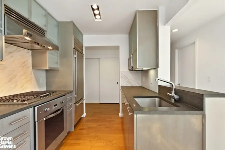 200 Chambers Street #19G, Manhattan, NY 10007 - #3